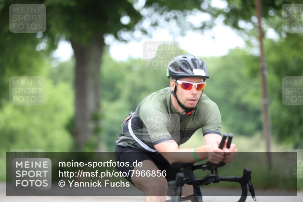 15.06.2025 - 7 Türme Triathlon Yannick Fuchs http://msf.ph/oto/7966856 15.06.2025 11:18:39 Radfahren 264 meine-sportfotos.de