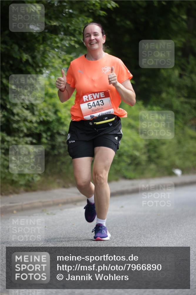 15.06.2025 - REWE Women's Run Jannik Wohlers http://msf.ph/oto/7966890 15.06.2025 10:02:00 Laufen 5443 meine-sportfotos.de