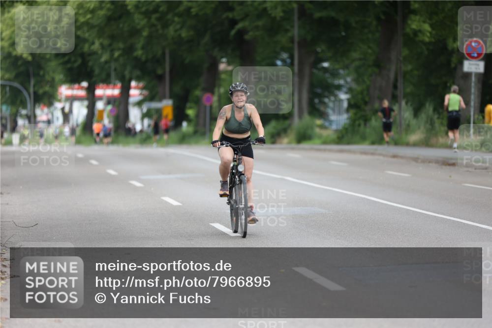 15.06.2025 - 7 Türme Triathlon Yannick Fuchs http://msf.ph/oto/7966895 15.06.2025 14:10:16 Radfahren  meine-sportfotos.de