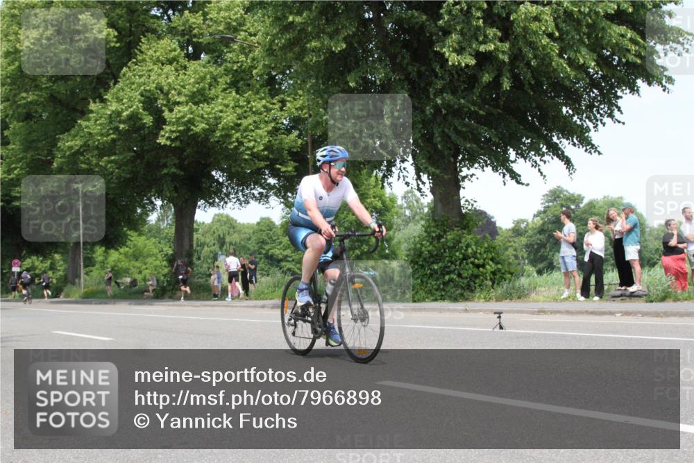 15.06.2025 - 7 Türme Triathlon Yannick Fuchs http://msf.ph/oto/7966898 15.06.2025 13:21:10 Radfahren  meine-sportfotos.de