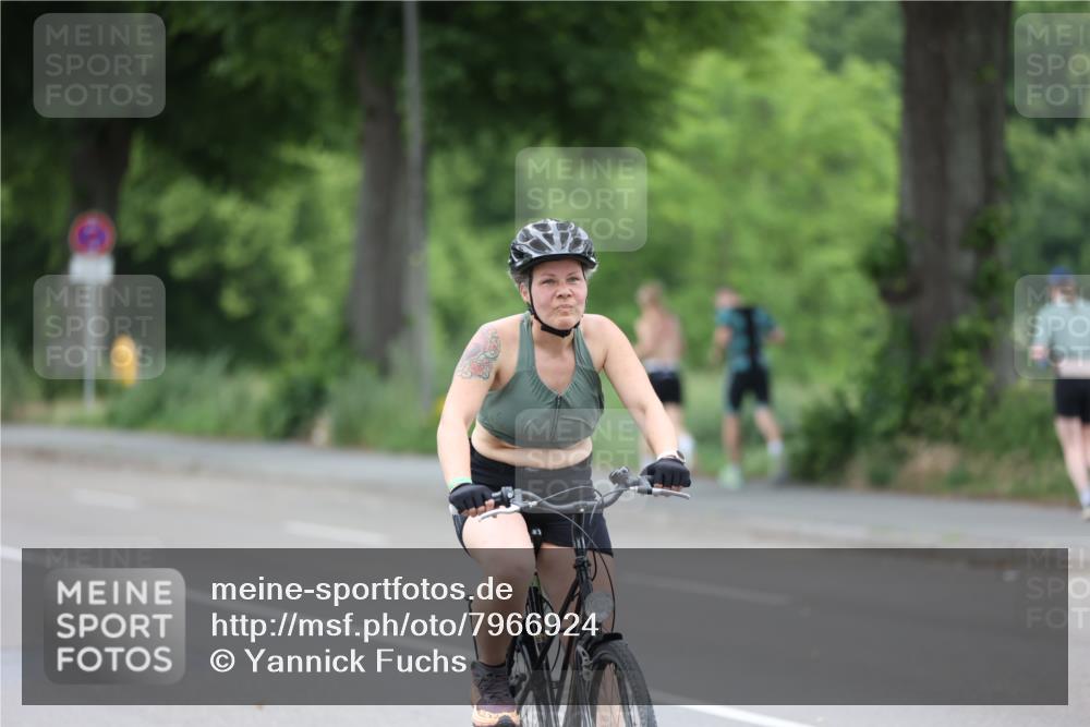 15.06.2025 - 7 Türme Triathlon Yannick Fuchs http://msf.ph/oto/7966924 15.06.2025 14:10:18 Radfahren  meine-sportfotos.de