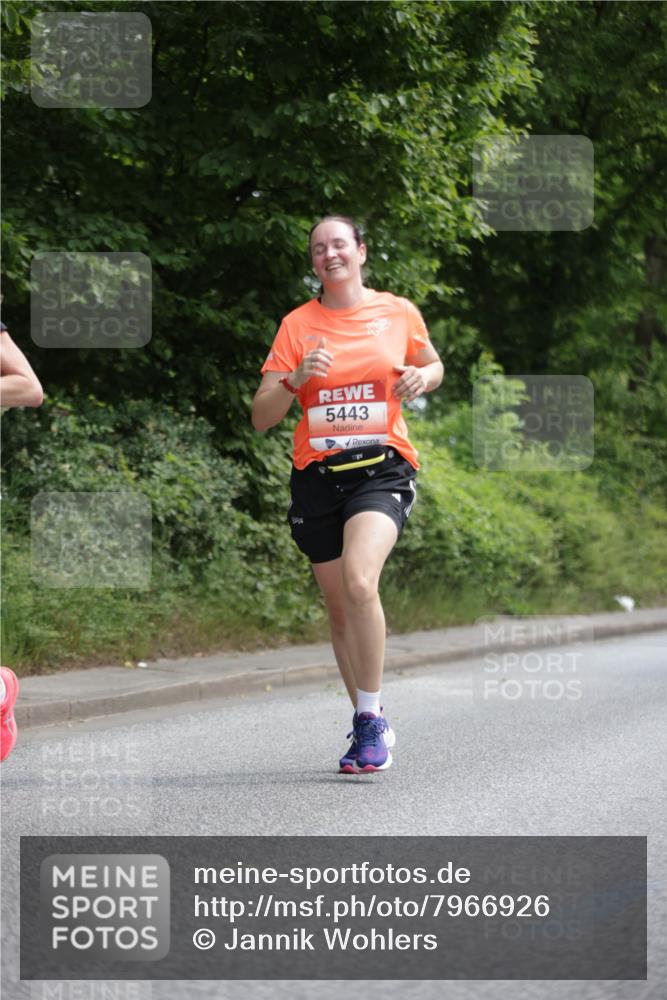 15.06.2025 - REWE Women's Run Jannik Wohlers http://msf.ph/oto/7966926 15.06.2025 10:02:01 Laufen 5443 meine-sportfotos.de