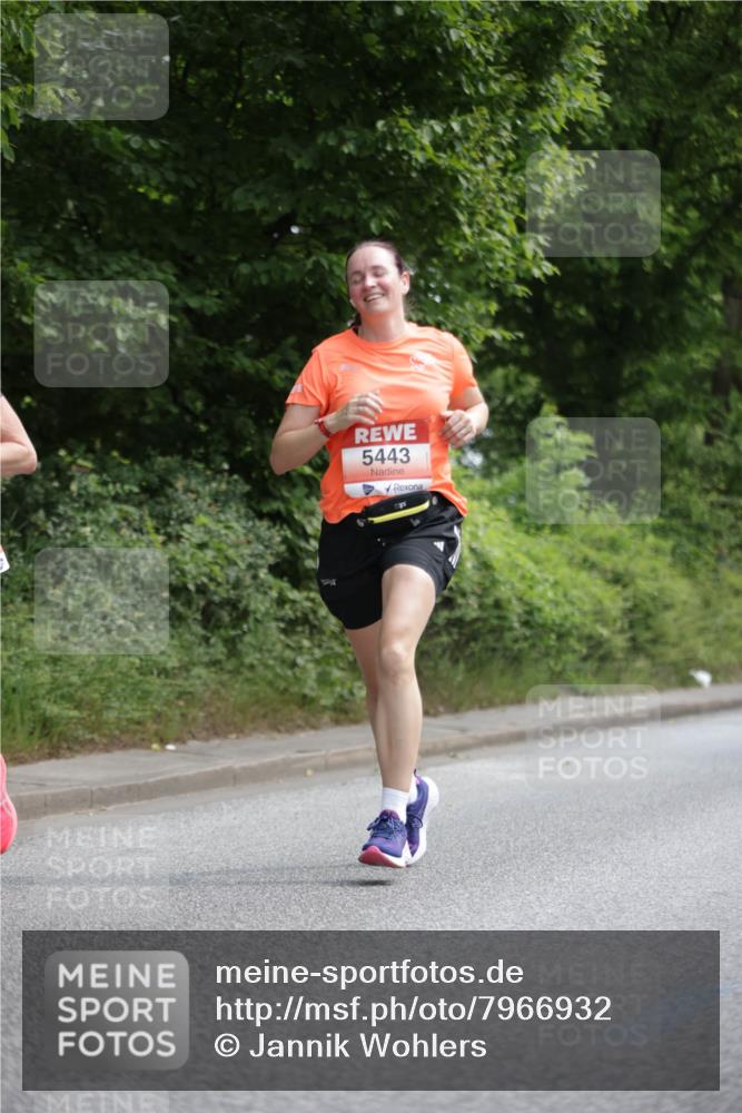 15.06.2025 - REWE Women's Run Jannik Wohlers http://msf.ph/oto/7966932 15.06.2025 10:02:01 Laufen 5443 meine-sportfotos.de