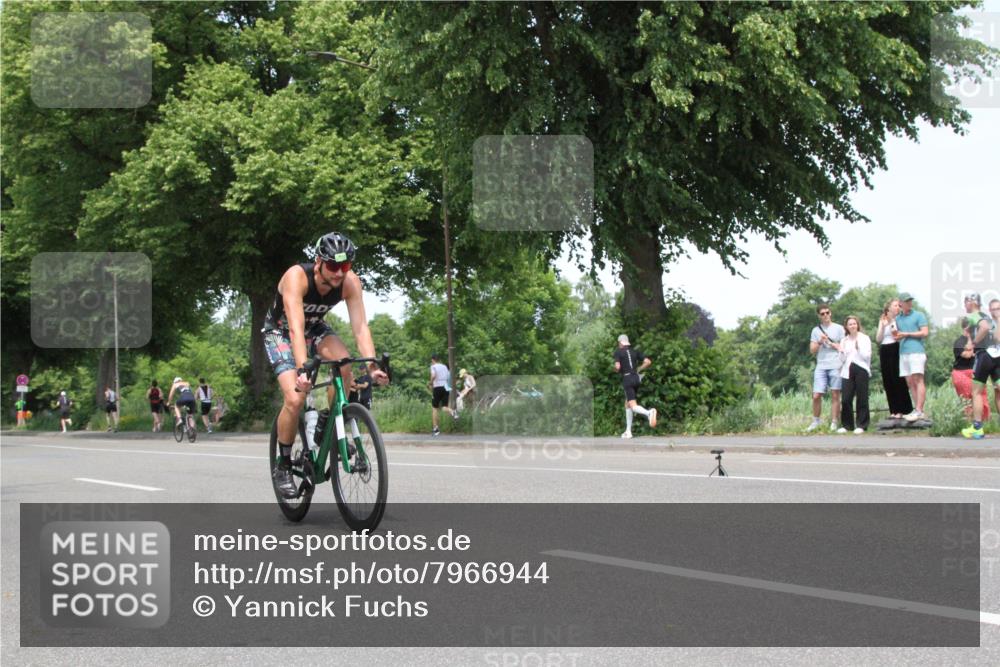 15.06.2025 - 7 Türme Triathlon Yannick Fuchs http://msf.ph/oto/7966944 15.06.2025 13:21:24 Radfahren  meine-sportfotos.de