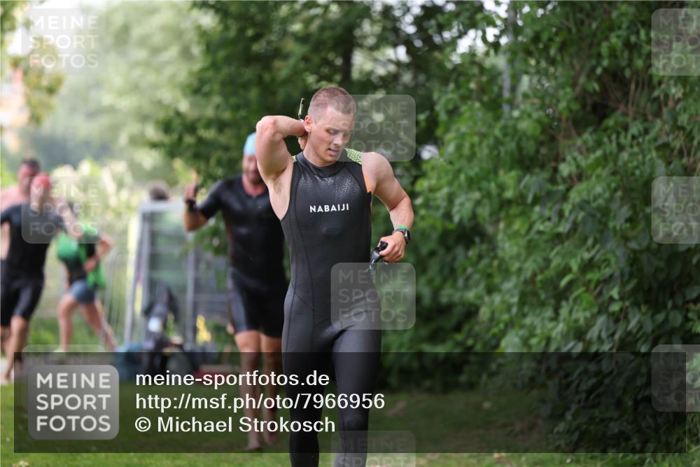 15.06.2025 - 7 Türme Triathlon Michael Strokosch http://msf.ph/oto/7966956 15.06.2025 12:21:26 Schwimmen 390, 492, 515, 534, 626, 665, 674, 680 meine-sportfotos.de