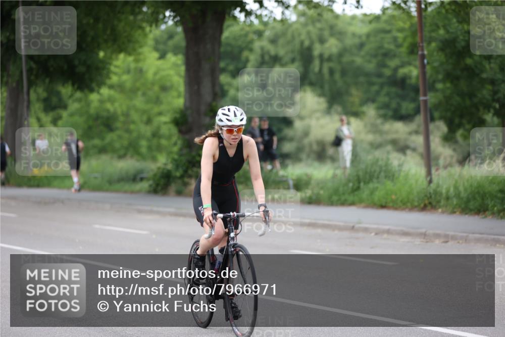 15.06.2025 - 7 Türme Triathlon Yannick Fuchs http://msf.ph/oto/7966971 15.06.2025 14:11:02 Radfahren  meine-sportfotos.de
