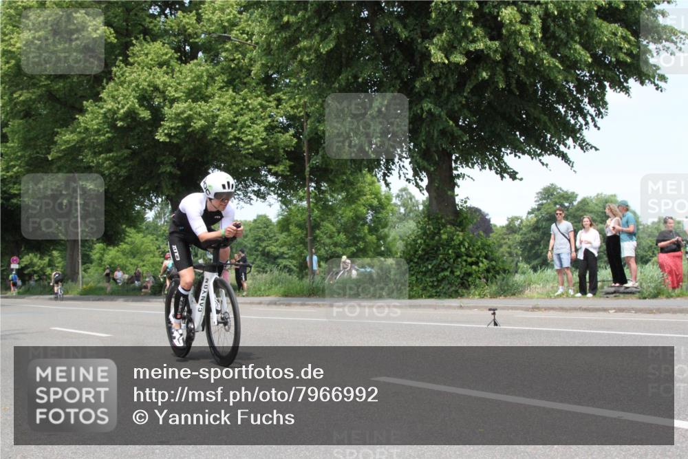 15.06.2025 - 7 Türme Triathlon Yannick Fuchs http://msf.ph/oto/7966992 15.06.2025 13:21:57 Radfahren  meine-sportfotos.de