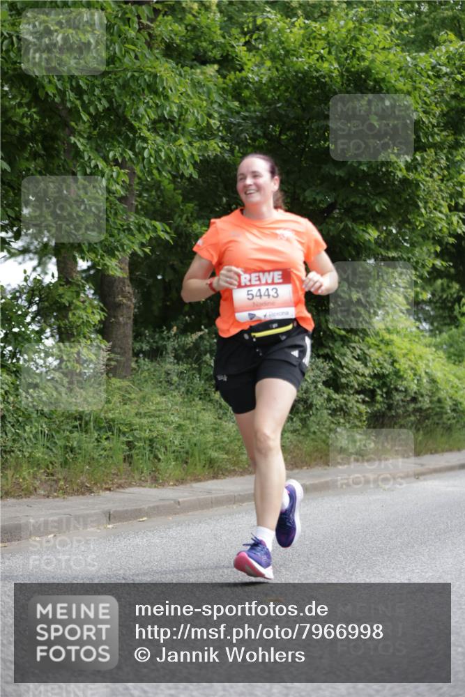 15.06.2025 - REWE Women's Run Jannik Wohlers http://msf.ph/oto/7966998 15.06.2025 10:02:02 Laufen 5443 meine-sportfotos.de