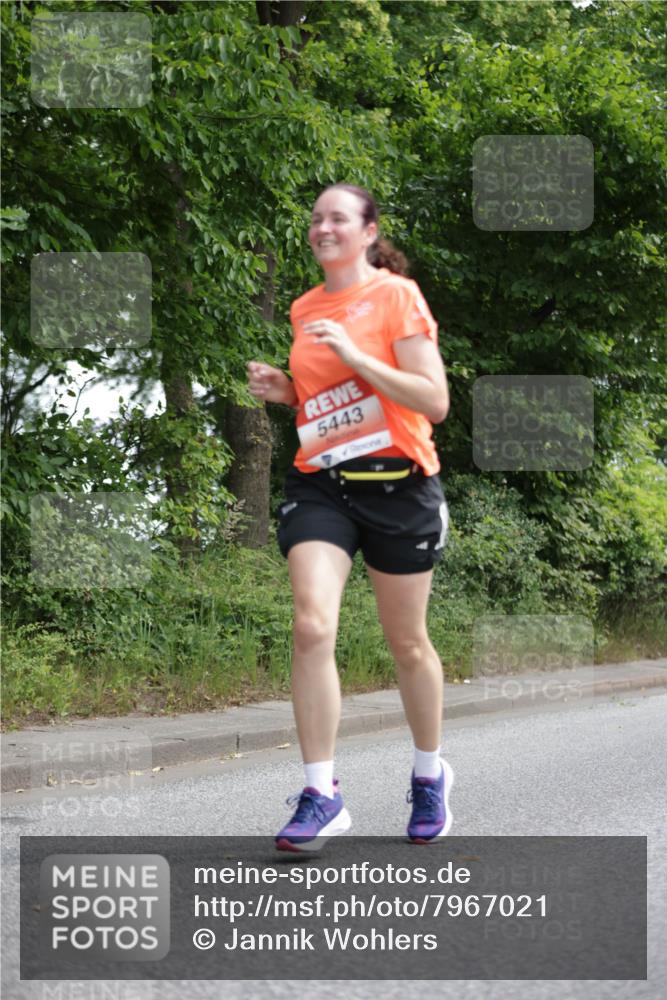15.06.2025 - REWE Women's Run Jannik Wohlers http://msf.ph/oto/7967021 15.06.2025 10:02:02 Laufen 5443 meine-sportfotos.de