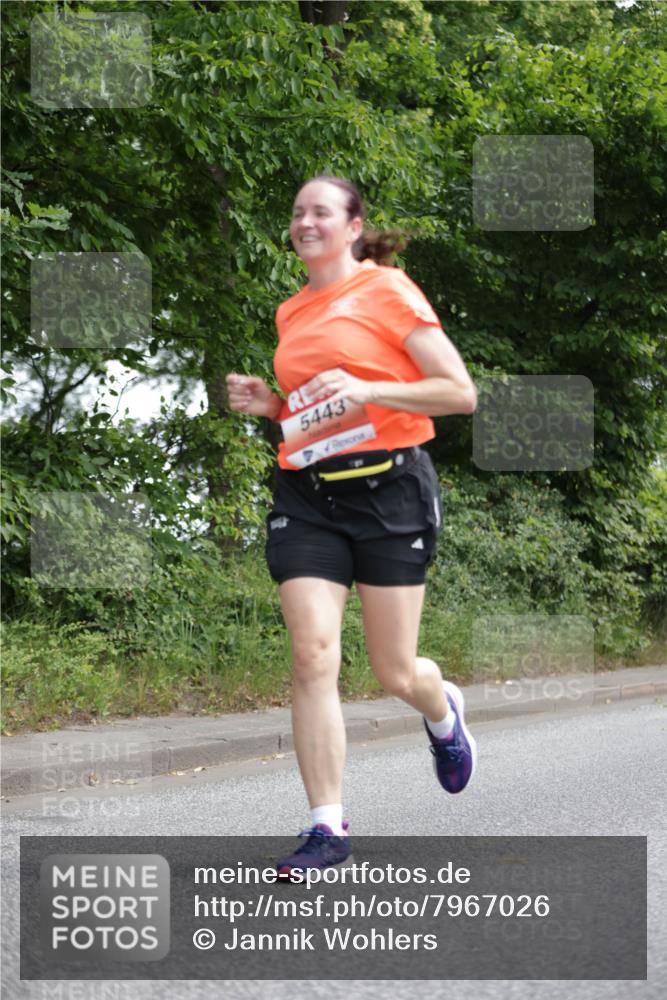15.06.2025 - REWE Women's Run Jannik Wohlers http://msf.ph/oto/7967026 15.06.2025 10:02:02 Laufen 5443 meine-sportfotos.de