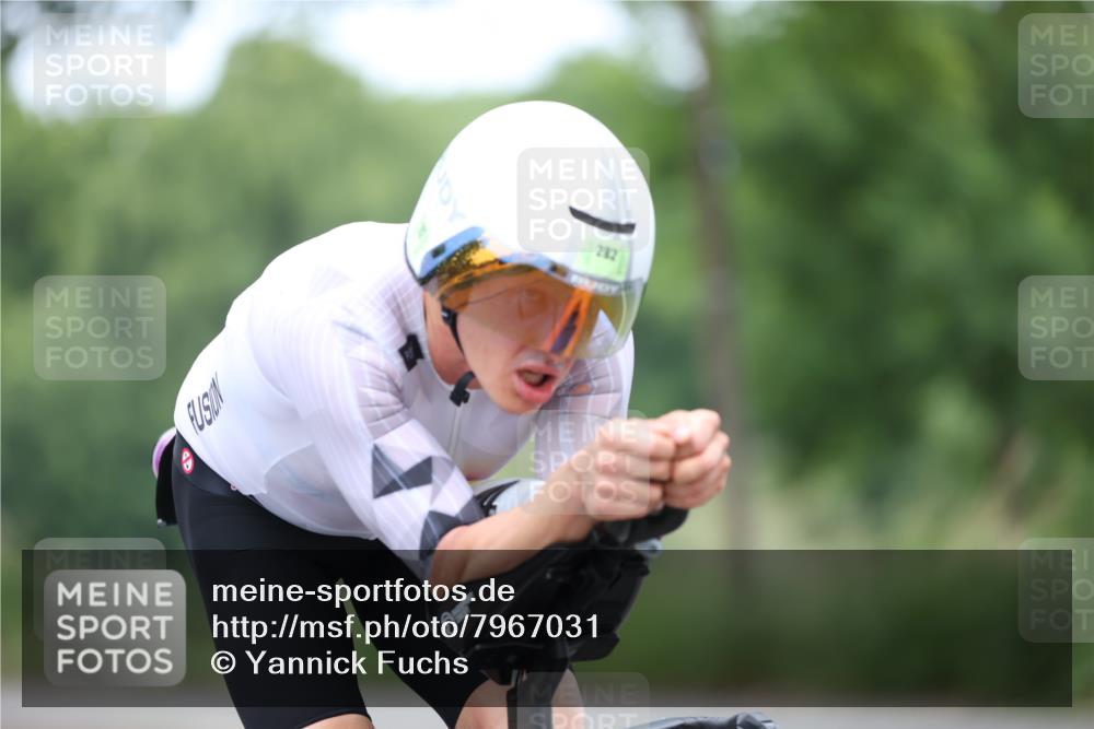 15.06.2025 - 7 Türme Triathlon Yannick Fuchs http://msf.ph/oto/7967031 15.06.2025 11:19:43 Radfahren 282 meine-sportfotos.de