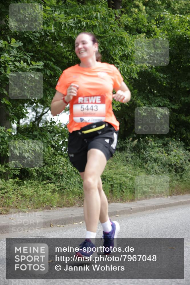 15.06.2025 - REWE Women's Run Jannik Wohlers http://msf.ph/oto/7967048 15.06.2025 10:02:02 Laufen 5443 meine-sportfotos.de