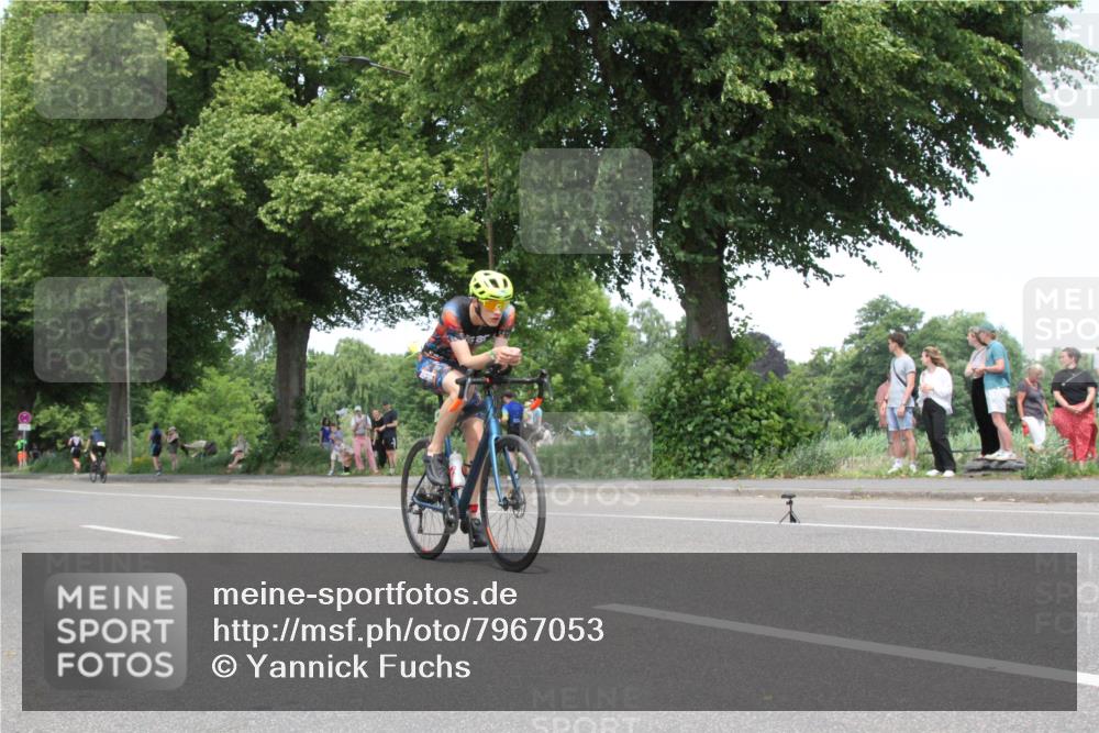 15.06.2025 - 7 Türme Triathlon Yannick Fuchs http://msf.ph/oto/7967053 15.06.2025 13:22:37 Radfahren  meine-sportfotos.de
