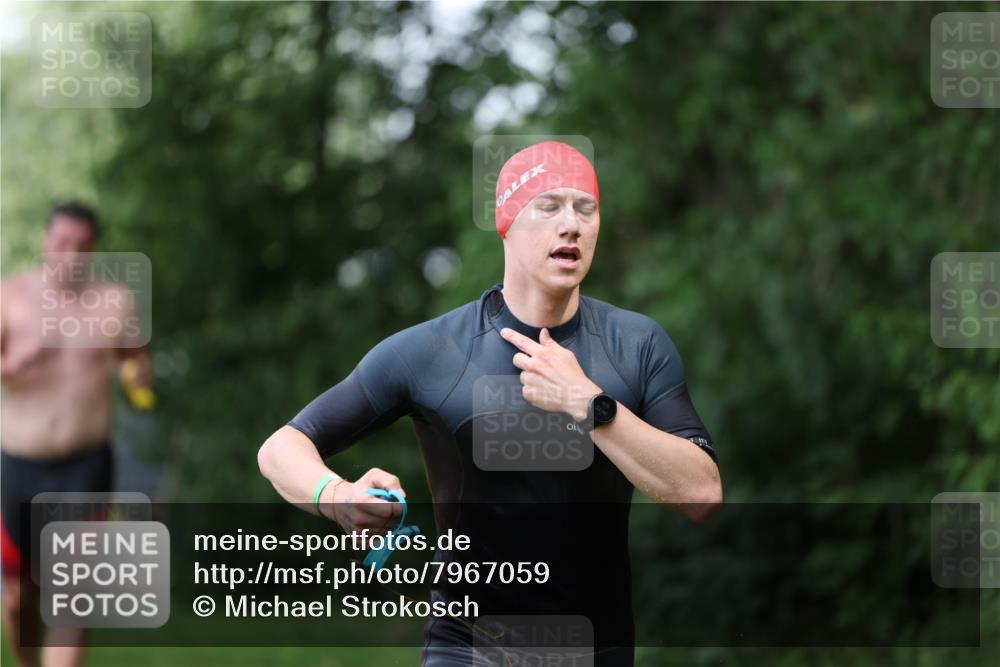 15.06.2025 - 7 Türme Triathlon Michael Strokosch http://msf.ph/oto/7967059 15.06.2025 12:21:31 Schwimmen 390, 492, 515, 534, 577, 626, 664, 665, 680 meine-sportfotos.de
