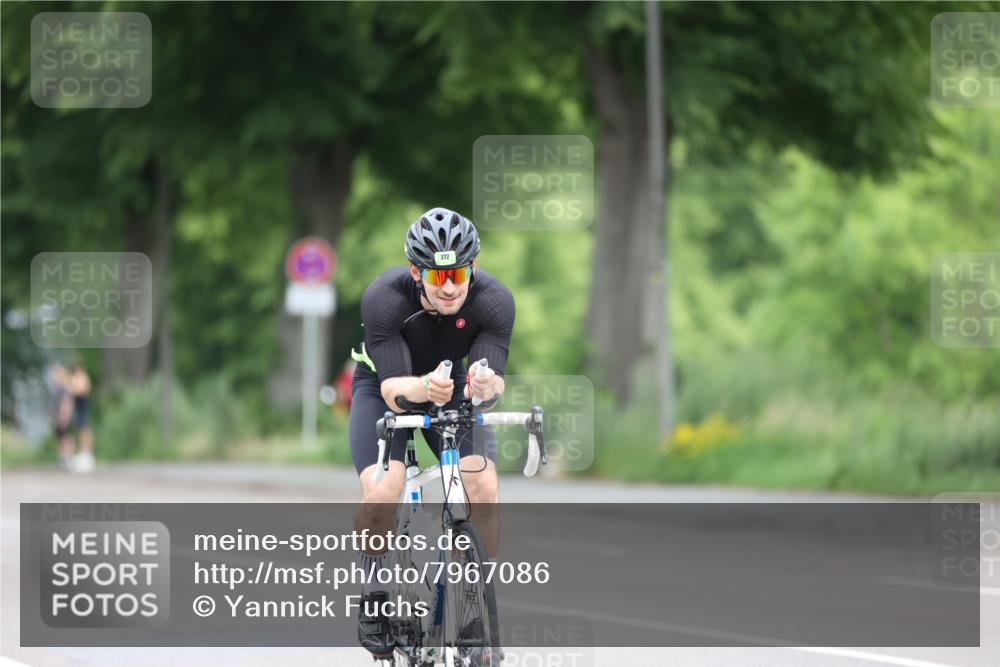 15.06.2025 - 7 Türme Triathlon Yannick Fuchs http://msf.ph/oto/7967086 15.06.2025 11:19:48 Radfahren  meine-sportfotos.de