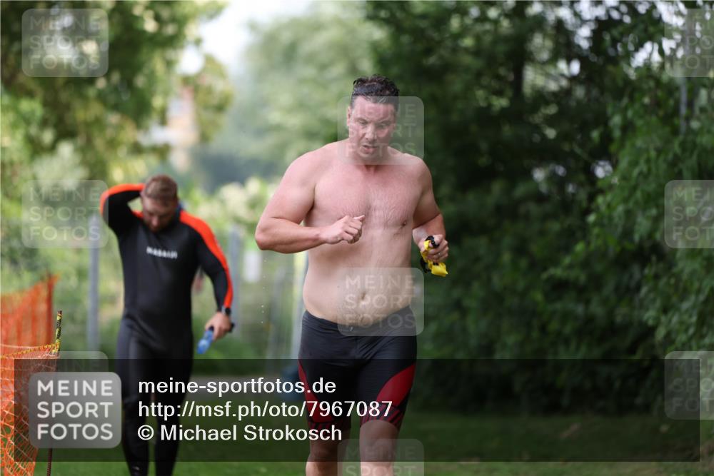 15.06.2025 - 7 Türme Triathlon Michael Strokosch http://msf.ph/oto/7967087 15.06.2025 12:21:33 Schwimmen 360, 386, 390, 492, 515, 534, 577, 626, 664, 665, 680 meine-sportfotos.de