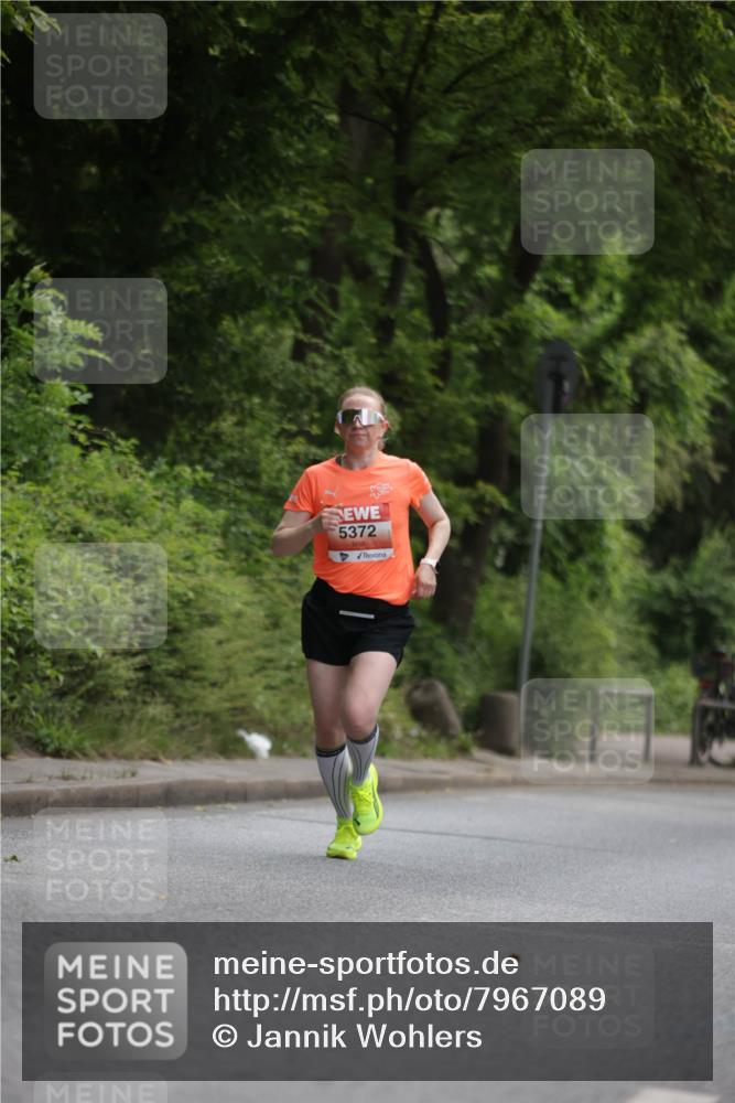 15.06.2025 - REWE Women's Run Jannik Wohlers http://msf.ph/oto/7967089 15.06.2025 10:02:11 Laufen 5372 meine-sportfotos.de