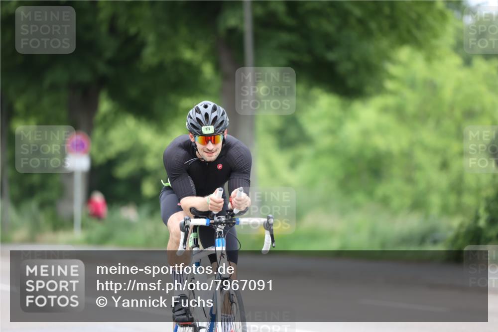 15.06.2025 - 7 Türme Triathlon Yannick Fuchs http://msf.ph/oto/7967091 15.06.2025 11:19:48 Radfahren  meine-sportfotos.de