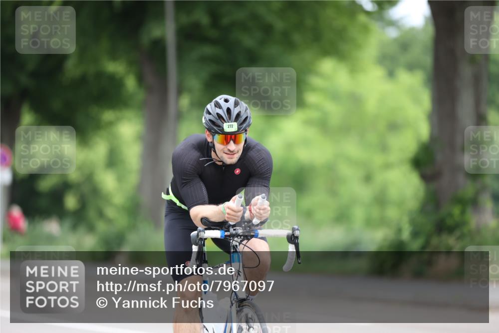 15.06.2025 - 7 Türme Triathlon Yannick Fuchs http://msf.ph/oto/7967097 15.06.2025 11:19:48 Radfahren  meine-sportfotos.de
