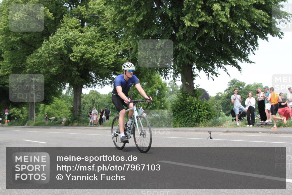 15.06.2025 - 7 Türme Triathlon Yannick Fuchs http://msf.ph/oto/7967103 15.06.2025 13:23:25 Radfahren  meine-sportfotos.de