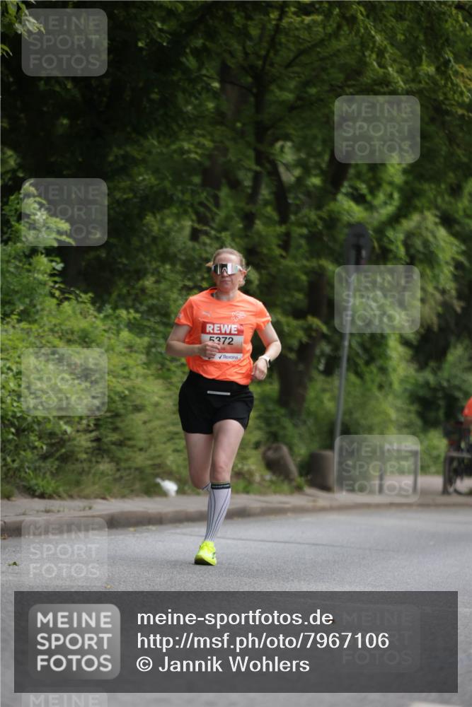 15.06.2025 - REWE Women's Run Jannik Wohlers http://msf.ph/oto/7967106 15.06.2025 10:02:11 Laufen 5372 meine-sportfotos.de