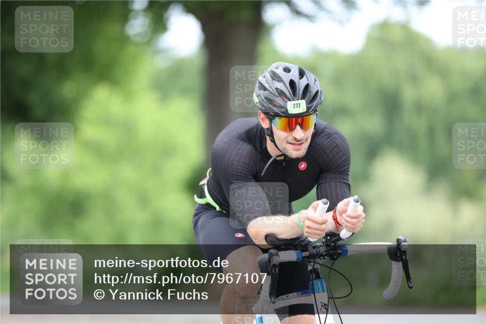 15.06.2025 - 7 Türme Triathlon Yannick Fuchs http://msf.ph/oto/7967107 15.06.2025 11:19:48 Radfahren  meine-sportfotos.de