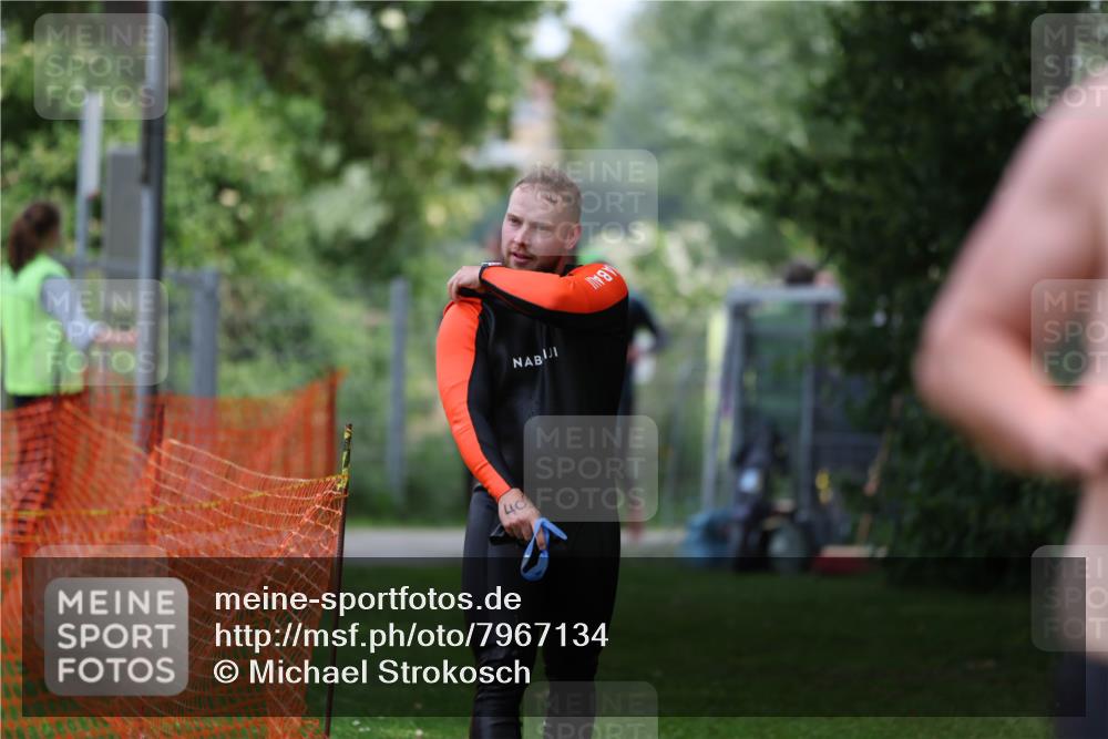 15.06.2025 - 7 Türme Triathlon Michael Strokosch http://msf.ph/oto/7967134 15.06.2025 12:21:36 Schwimmen 360, 386, 390, 409, 492, 515, 534, 577, 626, 664, 665, 680 meine-sportfotos.de