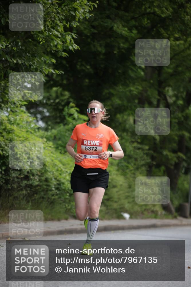 15.06.2025 - REWE Women's Run Jannik Wohlers http://msf.ph/oto/7967135 15.06.2025 10:02:13 Laufen 5372 meine-sportfotos.de