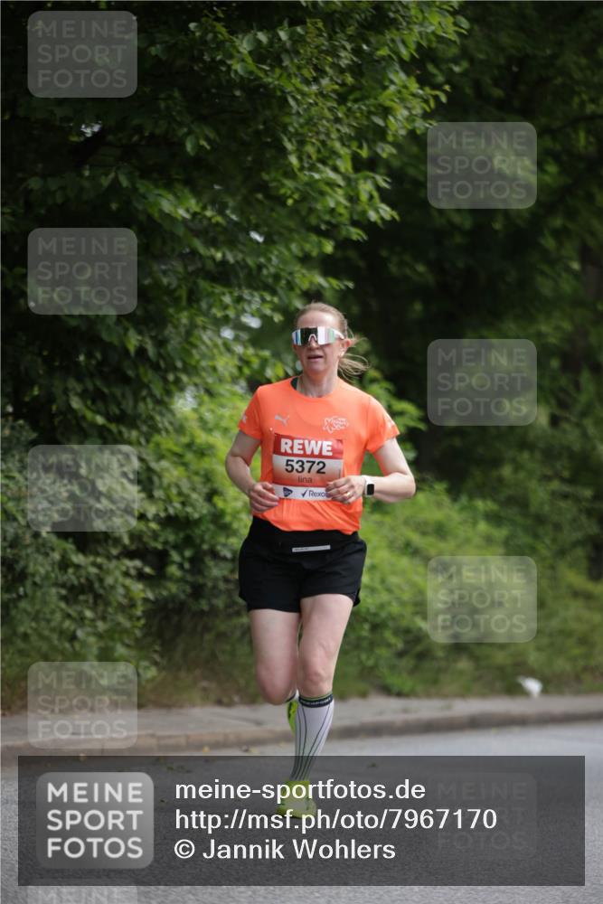 15.06.2025 - REWE Women's Run Jannik Wohlers http://msf.ph/oto/7967170 15.06.2025 10:02:14 Laufen 5372 meine-sportfotos.de