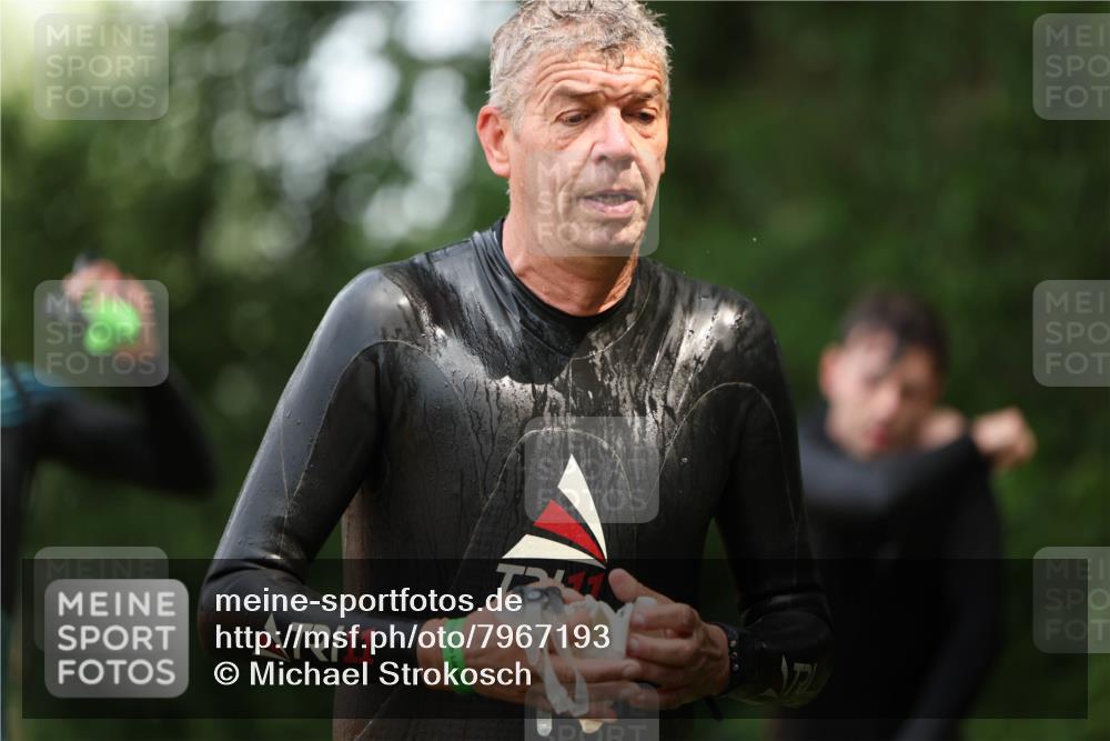 15.06.2025 - 7 Türme Triathlon Michael Strokosch http://msf.ph/oto/7967193 15.06.2025 12:21:46 Schwimmen 360, 386, 390, 409, 454, 492, 534, 577, 578, 596, 623, 641, 664, 680 meine-sportfotos.de