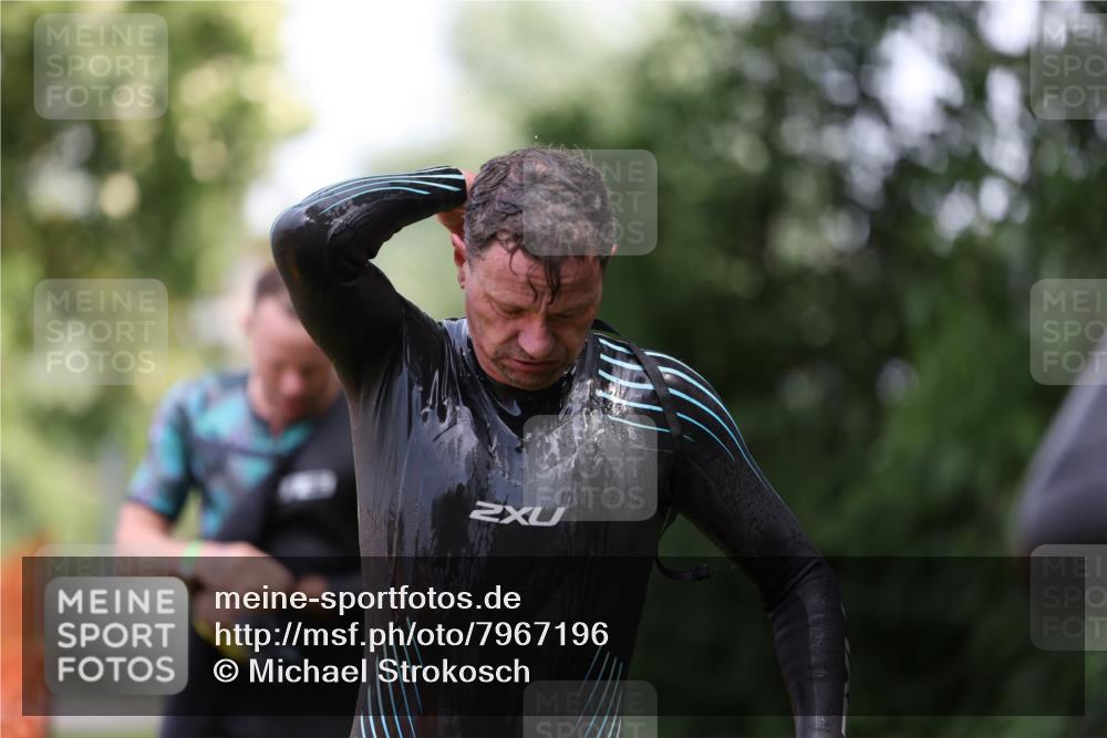 15.06.2025 - 7 Türme Triathlon Michael Strokosch http://msf.ph/oto/7967196 15.06.2025 12:21:47 Schwimmen 360, 386, 390, 409, 454, 492, 534, 577, 578, 596, 623, 641, 664, 680 meine-sportfotos.de
