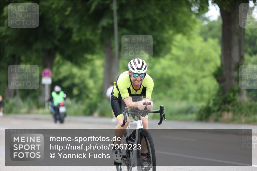 15.06.2025 - 7 Türme Triathlon Yannick Fuchs http://msf.ph/oto/7967223 15.06.2025 11:20:31 Radfahren 320 meine-sportfotos.de
