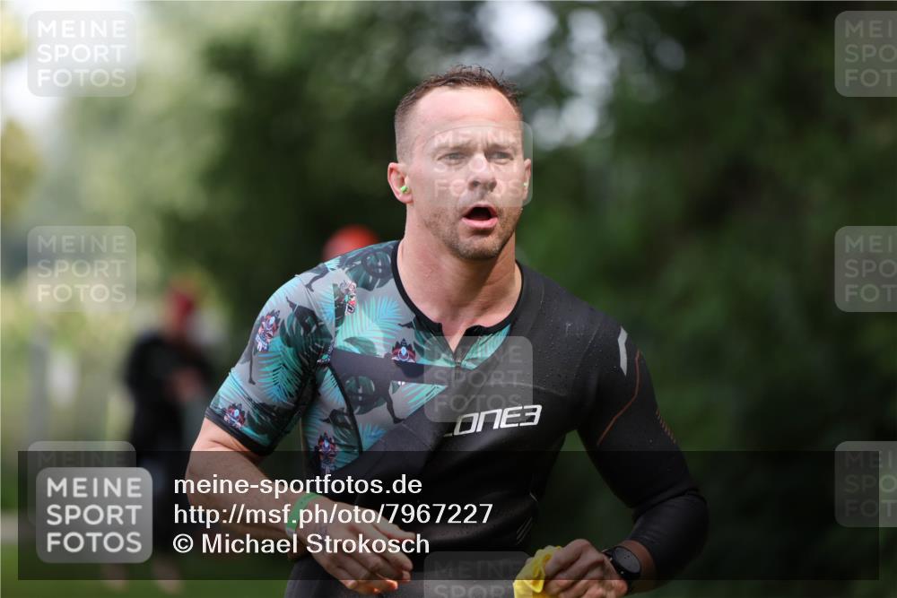 15.06.2025 - 7 Türme Triathlon Michael Strokosch http://msf.ph/oto/7967227 15.06.2025 12:21:49 Schwimmen 360, 386, 390, 409, 454, 492, 577, 578, 596, 623, 641, 664, 680 meine-sportfotos.de