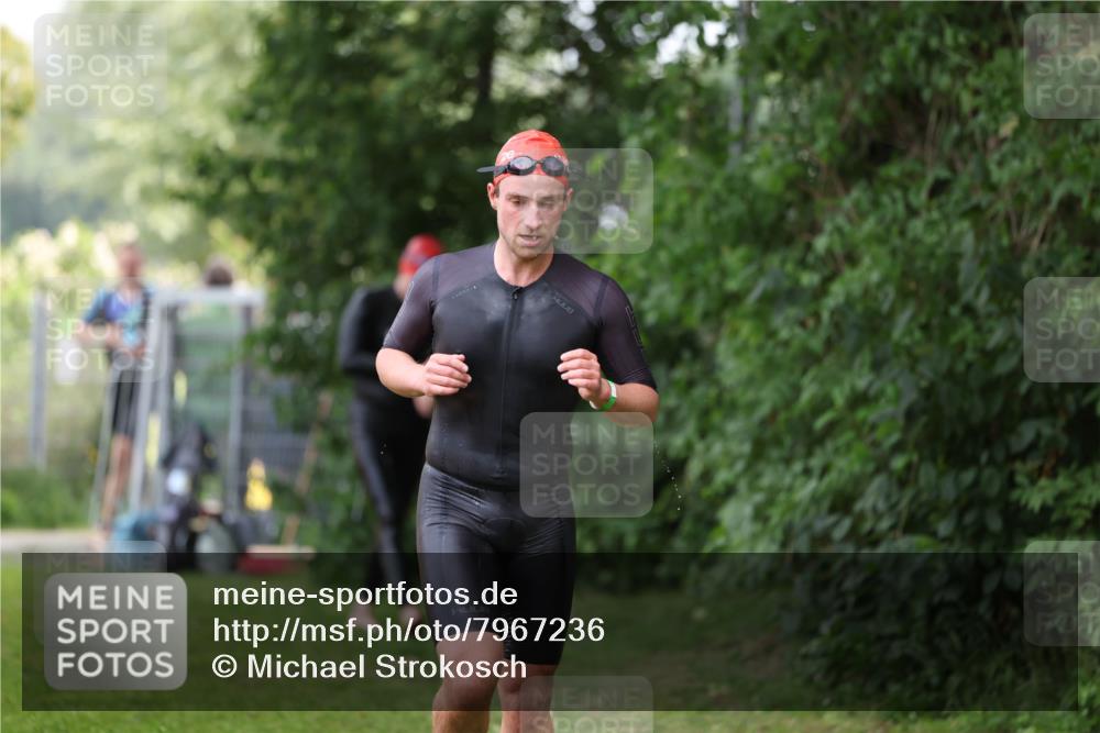 15.06.2025 - 7 Türme Triathlon Michael Strokosch http://msf.ph/oto/7967236 15.06.2025 12:21:50 Schwimmen 360, 386, 390, 409, 454, 492, 577, 578, 596, 623, 641, 664, 680 meine-sportfotos.de