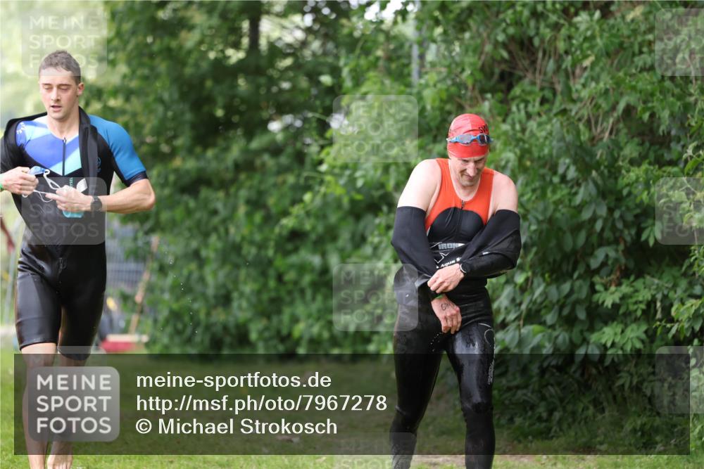 15.06.2025 - 7 Türme Triathlon Michael Strokosch http://msf.ph/oto/7967278 15.06.2025 12:21:56 Schwimmen 360, 386, 402, 409, 454, 492, 577, 578, 586, 596, 623, 641, 664, 680 meine-sportfotos.de