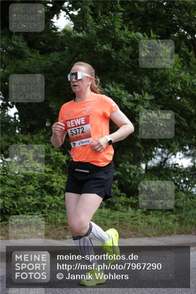 15.06.2025 - REWE Women's Run Jannik Wohlers http://msf.ph/oto/7967290 15.06.2025 10:02:16 Laufen 5372 meine-sportfotos.de