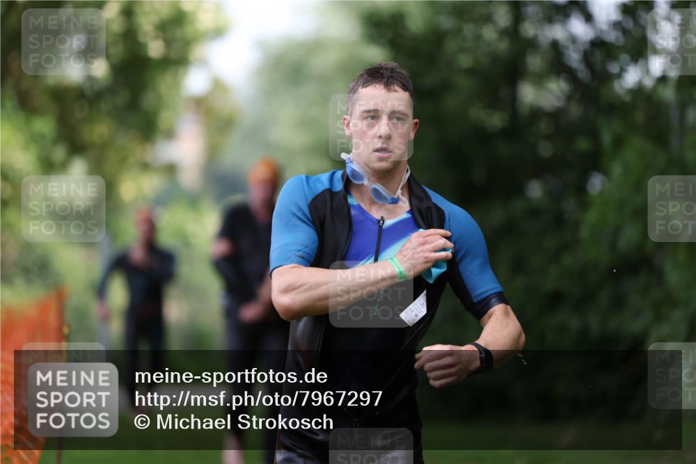 15.06.2025 - 7 Türme Triathlon Michael Strokosch http://msf.ph/oto/7967297 15.06.2025 12:21:58 Schwimmen 360, 386, 402, 409, 454, 577, 578, 586, 596, 623, 641, 664 meine-sportfotos.de