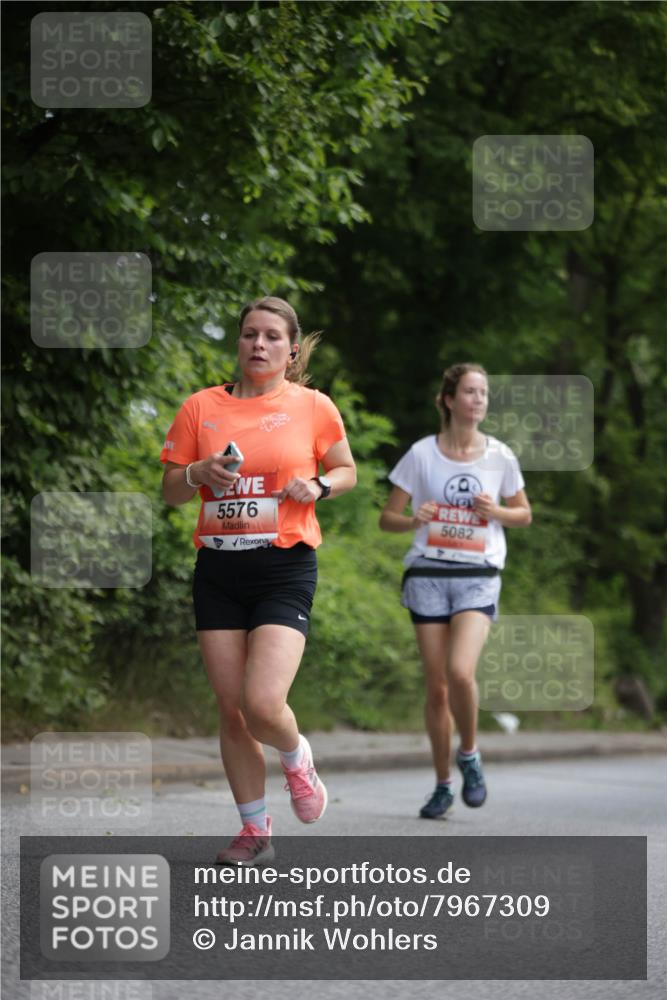 15.06.2025 - REWE Women's Run Jannik Wohlers http://msf.ph/oto/7967309 15.06.2025 10:02:20 Laufen 5576 meine-sportfotos.de