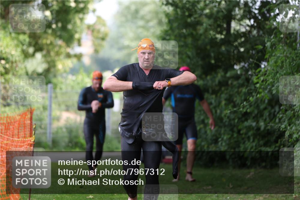15.06.2025 - 7 Türme Triathlon Michael Strokosch http://msf.ph/oto/7967312 15.06.2025 12:22:00 Schwimmen 360, 386, 402, 409, 454, 473, 577, 578, 586, 596, 623, 641 meine-sportfotos.de