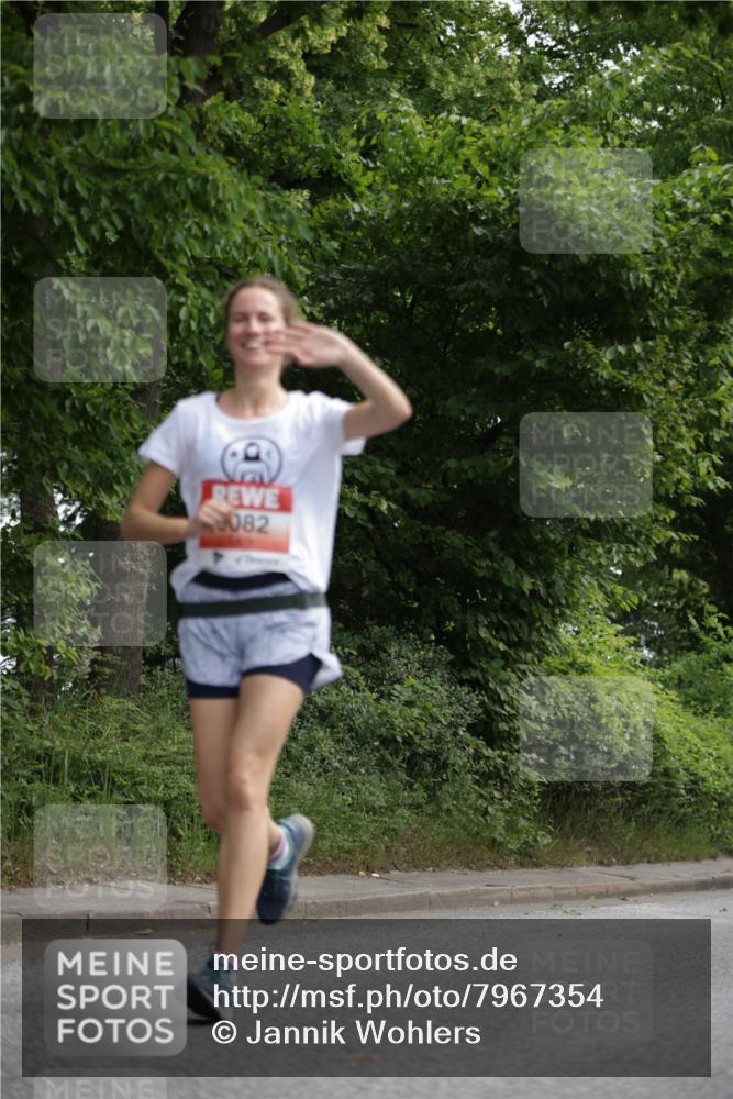 15.06.2025 - REWE Women's Run Jannik Wohlers http://msf.ph/oto/7967354 15.06.2025 10:02:23 Laufen 082 meine-sportfotos.de