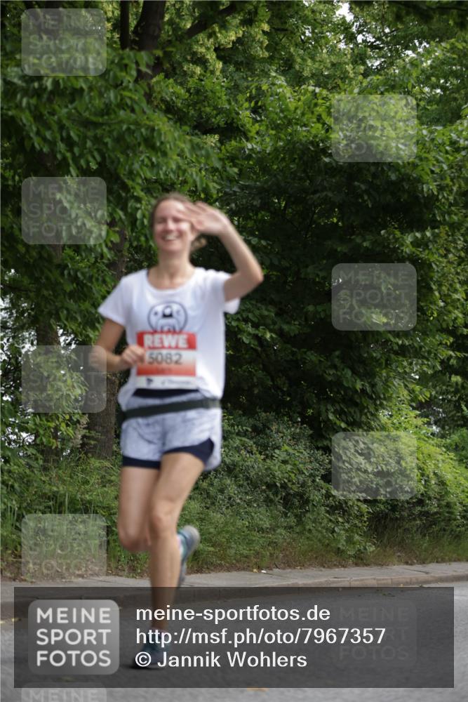 15.06.2025 - REWE Women's Run Jannik Wohlers http://msf.ph/oto/7967357 15.06.2025 10:02:23 Laufen 5082 meine-sportfotos.de