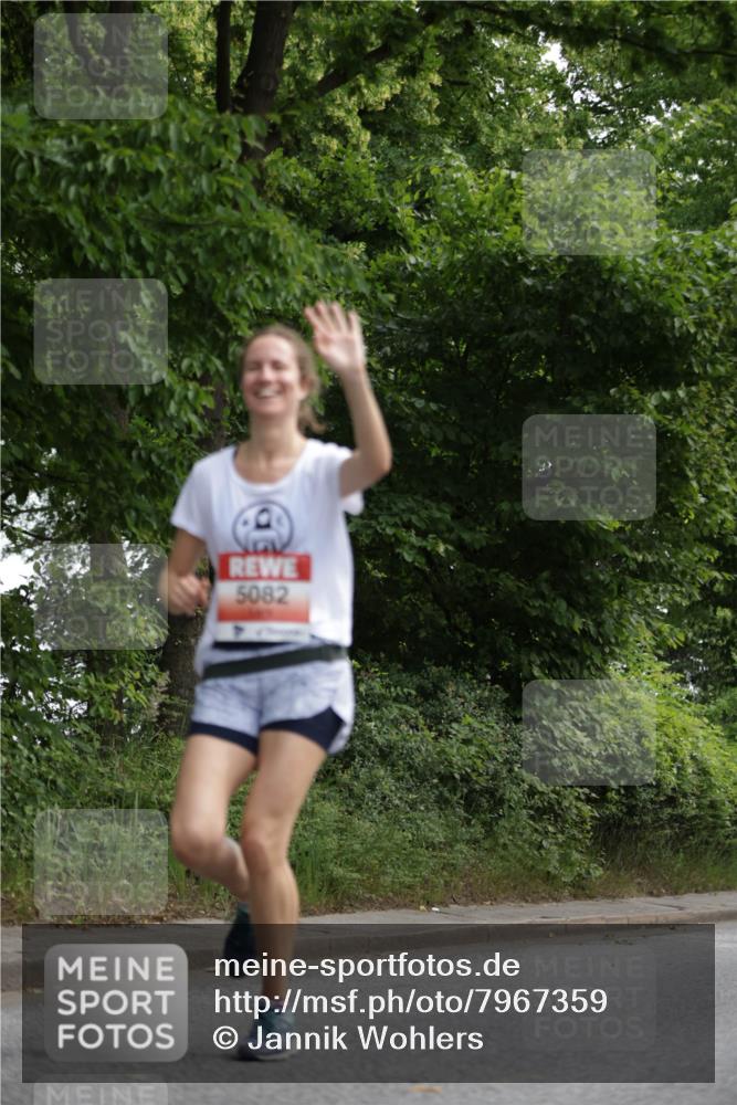 15.06.2025 - REWE Women's Run Jannik Wohlers http://msf.ph/oto/7967359 15.06.2025 10:02:23 Laufen 5082 meine-sportfotos.de