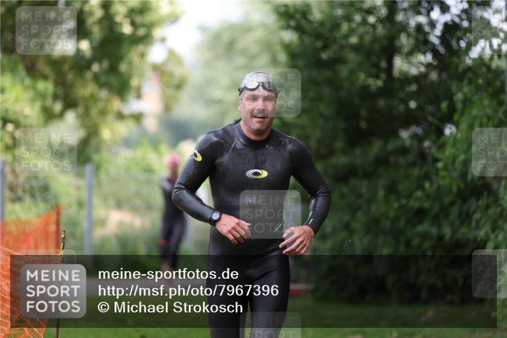 15.06.2025 - 7 Türme Triathlon Michael Strokosch http://msf.ph/oto/7967396 15.06.2025 12:22:17 Schwimmen 402, 461, 473, 586, 624 meine-sportfotos.de