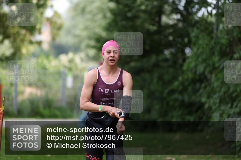 15.06.2025 - 7 Türme Triathlon Michael Strokosch http://msf.ph/oto/7967425 15.06.2025 12:22:23 Schwimmen 402, 461, 473, 586, 624, 647 meine-sportfotos.de