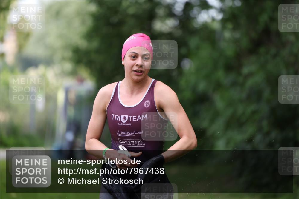 15.06.2025 - 7 Türme Triathlon Michael Strokosch http://msf.ph/oto/7967438 15.06.2025 12:22:23 Schwimmen 402, 461, 473, 586, 624, 647 meine-sportfotos.de