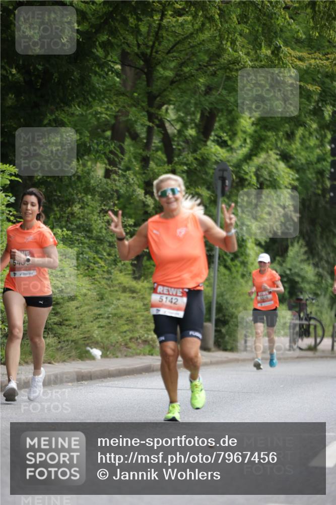 15.06.2025 - REWE Women's Run Jannik Wohlers http://msf.ph/oto/7967456 15.06.2025 10:02:39 Laufen 5142 meine-sportfotos.de