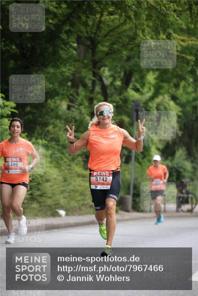 15.06.2025 - REWE Women's Run Jannik Wohlers http://msf.ph/oto/7967466 15.06.2025 10:02:39 Laufen 5486, 5142 meine-sportfotos.de