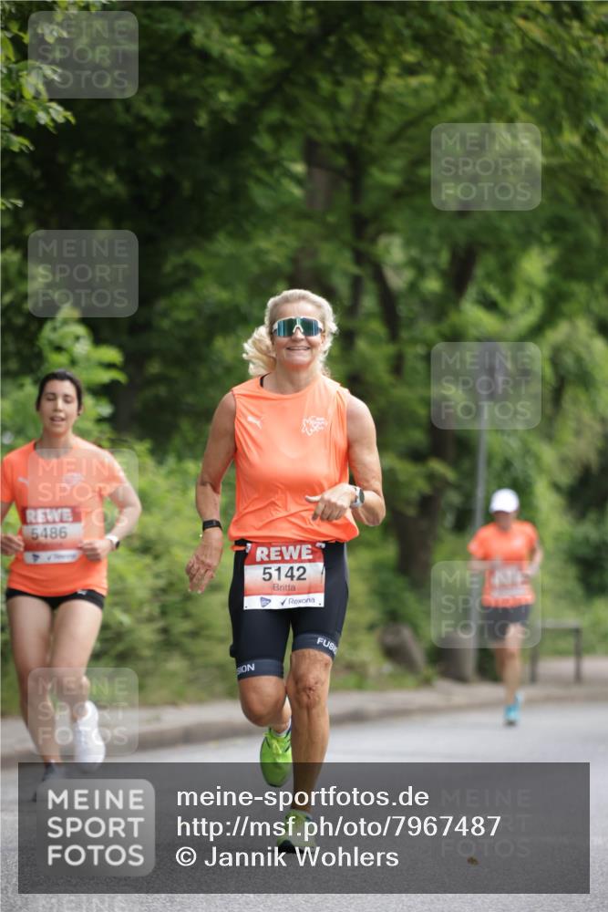 15.06.2025 - REWE Women's Run Jannik Wohlers http://msf.ph/oto/7967487 15.06.2025 10:02:40 Laufen 5486, 5142 meine-sportfotos.de