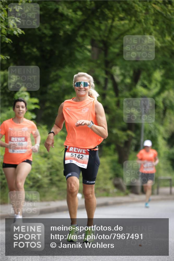 15.06.2025 - REWE Women's Run Jannik Wohlers http://msf.ph/oto/7967491 15.06.2025 10:02:40 Laufen 86, 5142 meine-sportfotos.de