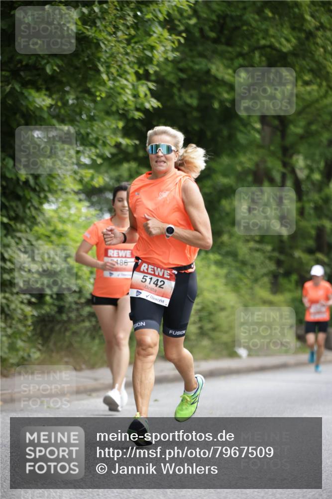 15.06.2025 - REWE Women's Run Jannik Wohlers http://msf.ph/oto/7967509 15.06.2025 10:02:41 Laufen 486, 5142 meine-sportfotos.de